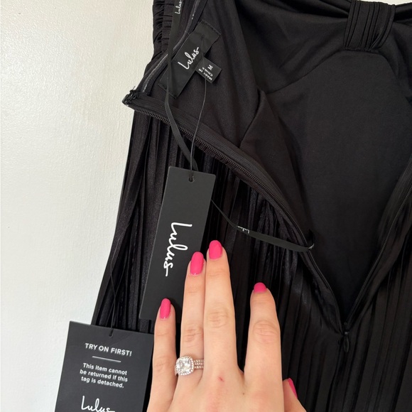 Lulus Whimsical Beauty Black Satin Plisse Strapless Maxi Dress Medium NWT Formal - Picture 5 of 9